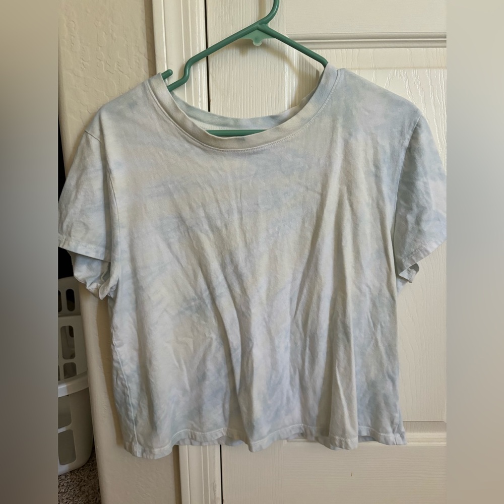 Women’s cropped tie dye shirt